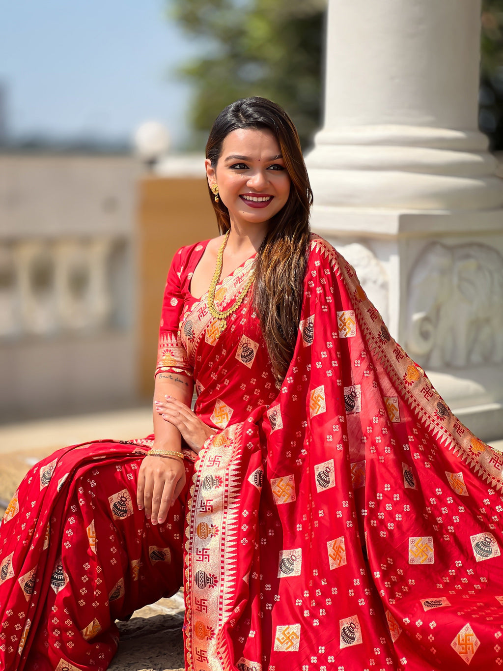 Vedant Vastram Soft Dola Silk Fancy Jacquard Bollywood Saree - Red | Grocsy