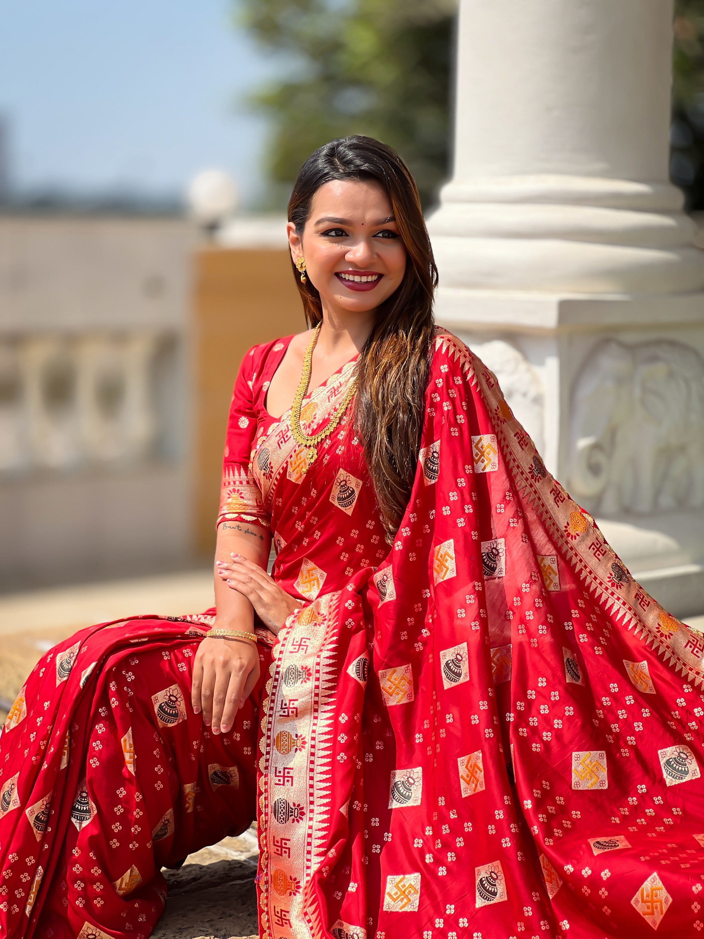 Vedant Vastram Soft Dola Silk Fancy Jacquard Bollywood Saree - Red | Grocsy