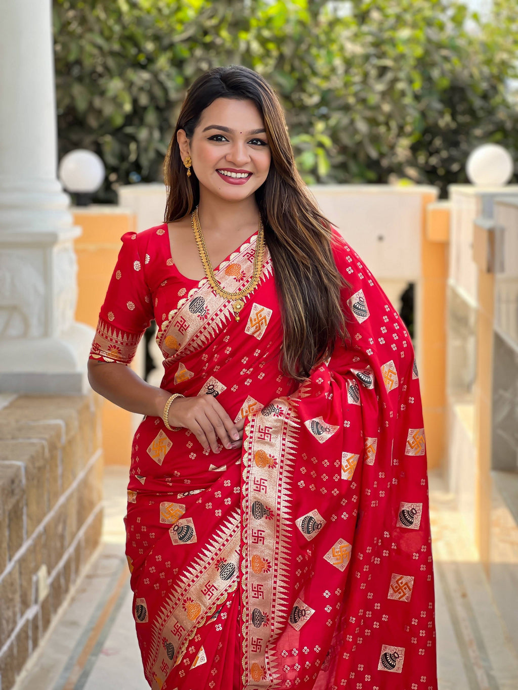 Vedant Vastram Soft Dola Silk Fancy Jacquard Bollywood Saree - Red | Grocsy