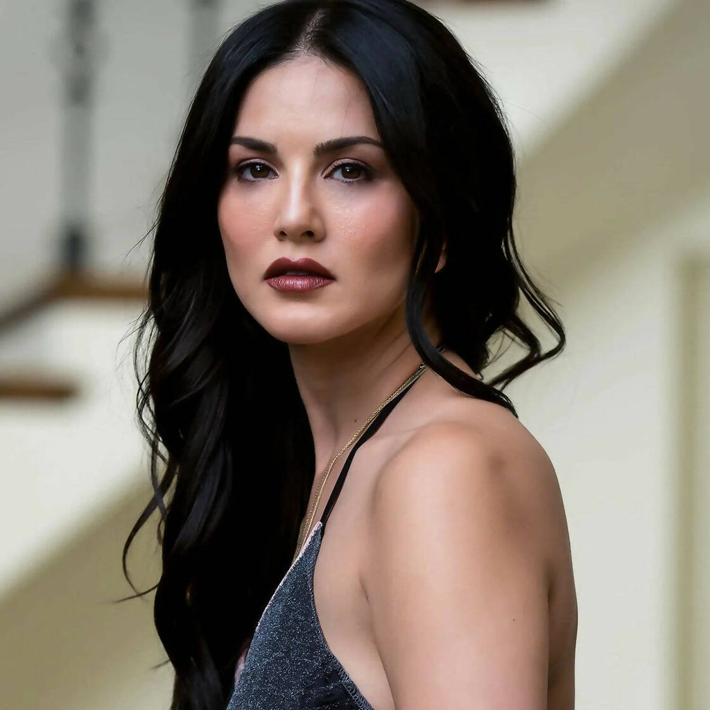 Star Struck By Sunny Leone Liquid Lip Color - Cinammon | Grocsy