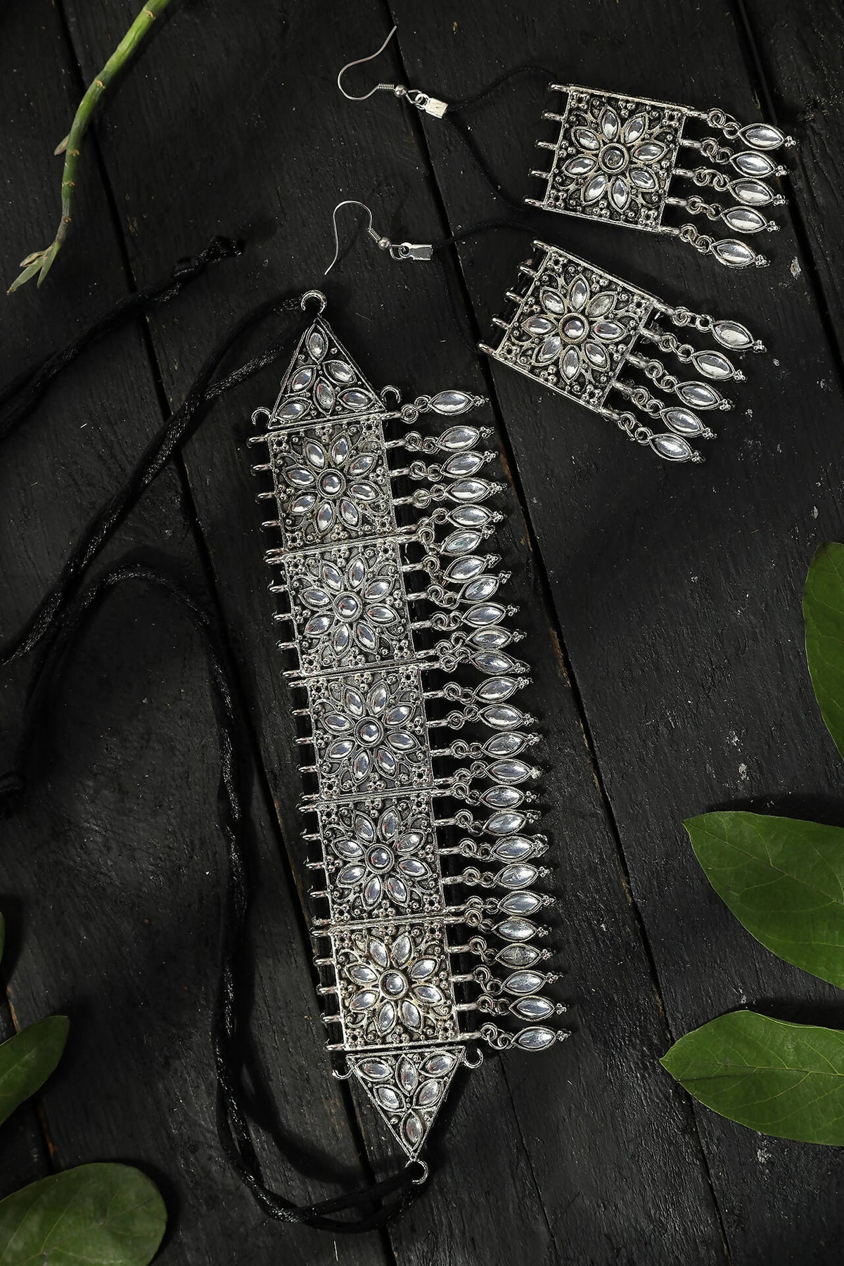 Mominos Fashion Johar Kamal Women Silver-Plated Brass Finish Mirror Work Choker | Grocsy