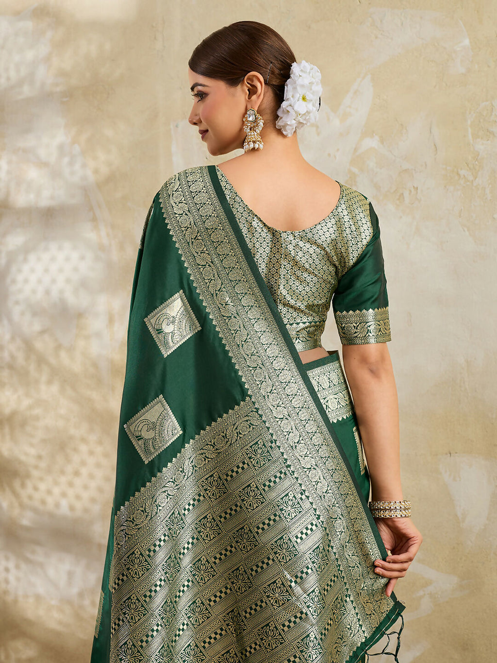 Shree Shyam Fashion Dark Green Silk Blend Saree | Grocsy