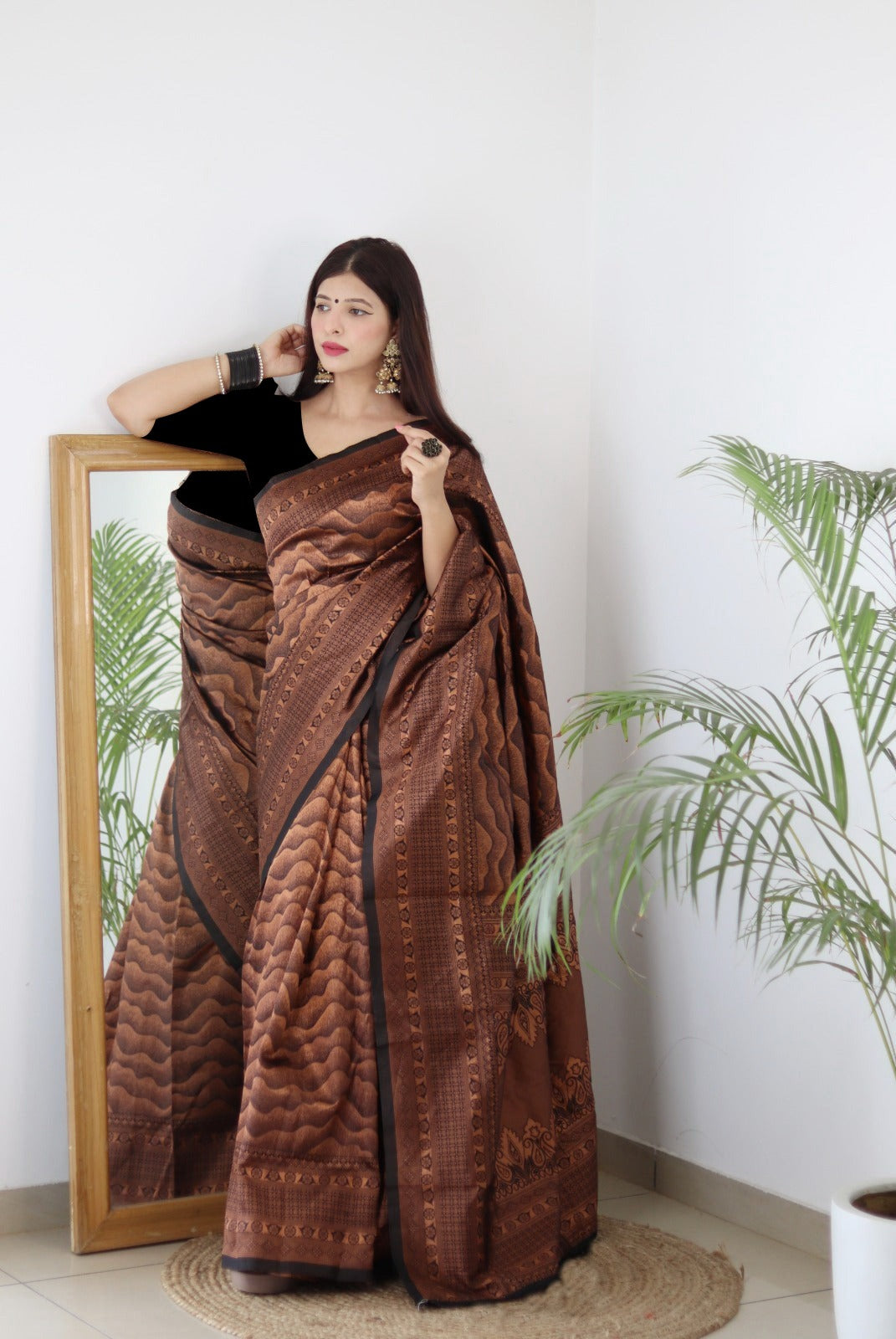 Vamika Weaving Banarasi Jacquard black Kanjivaram Saree | Grocsy