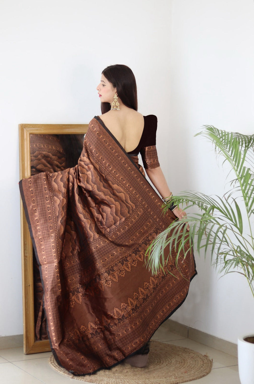 Vamika Weaving Banarasi Jacquard black Kanjivaram Saree | Grocsy
