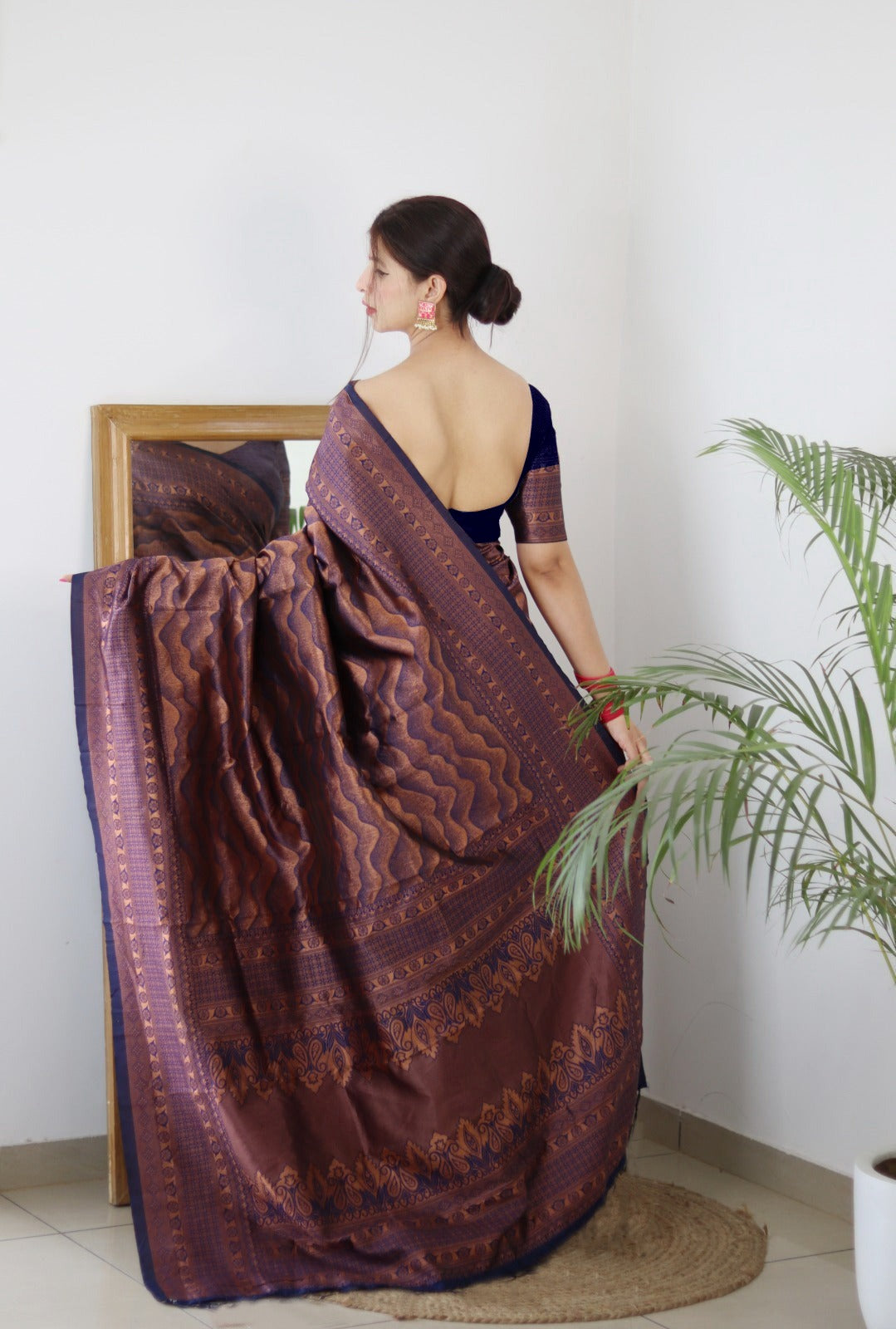 Vamika Weaving Banarasi Jacquard navy Kanjivaram Saree | Grocsy