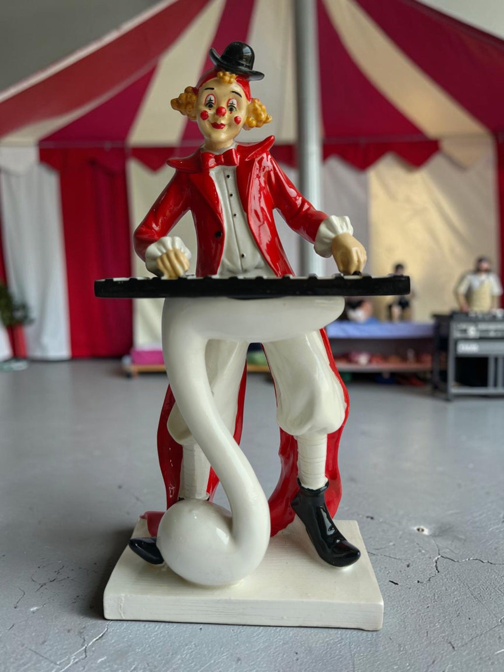 Sun Mun Decors Keyboard Musician Clown Figurine | Grocsy