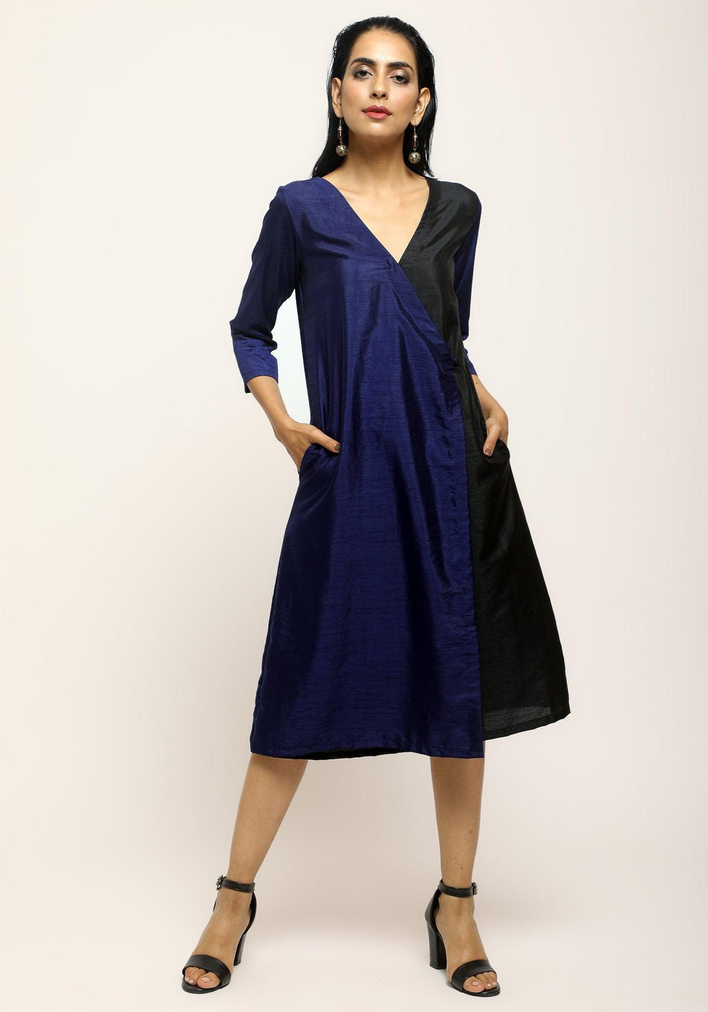 trueBrowns Blue Contrast Overlap Dress | Grocsy