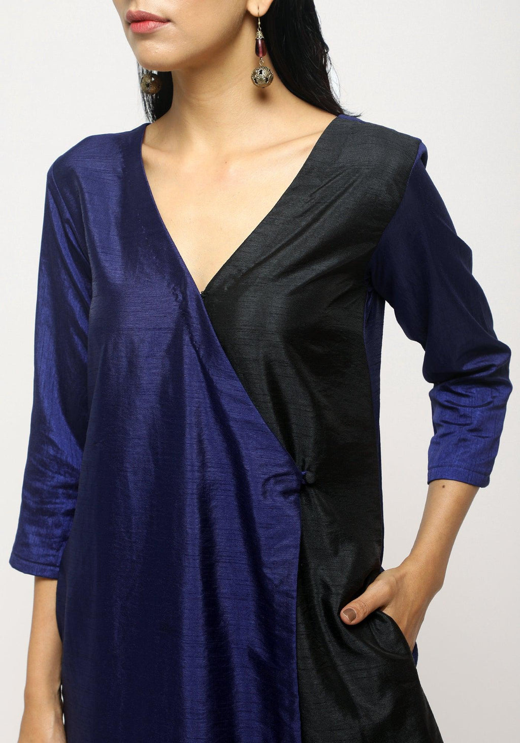 trueBrowns Blue Contrast Overlap Dress | Grocsy