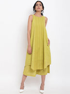 trueBrowns Green Cotton Panelled Kurta Set | Grocsy