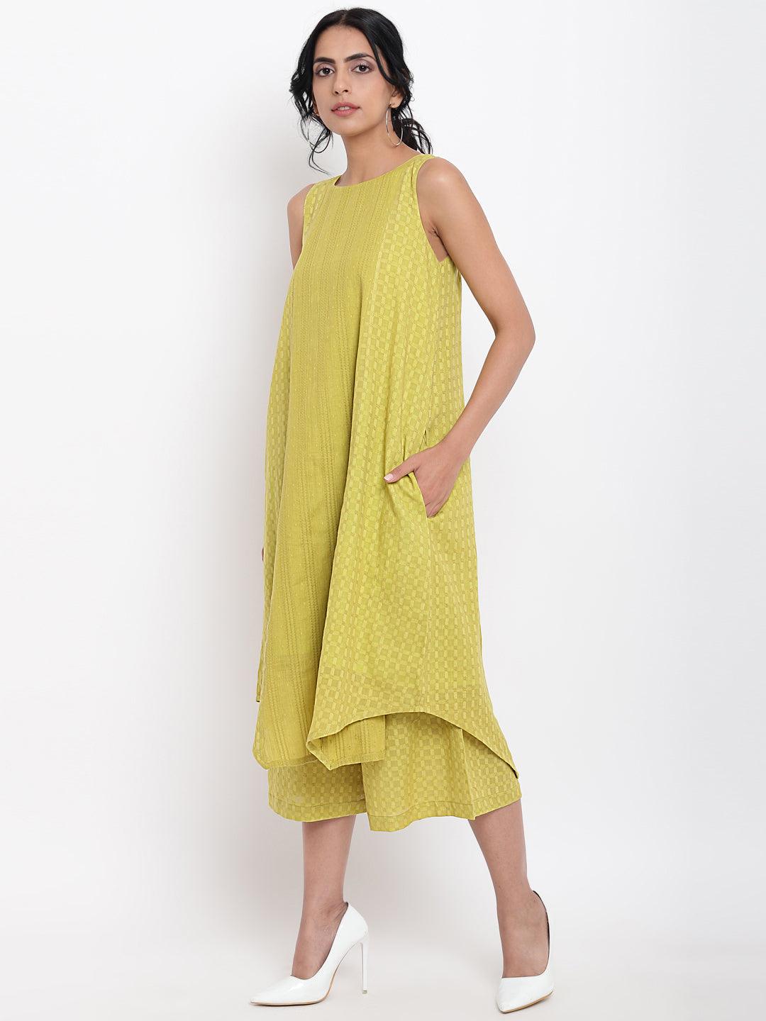 trueBrowns Green Cotton Panelled Kurta Set | Grocsy