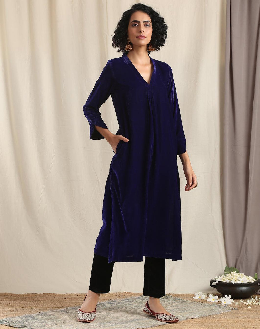 trueBrowns Blue Velvet Slit Kurta | Grocsy