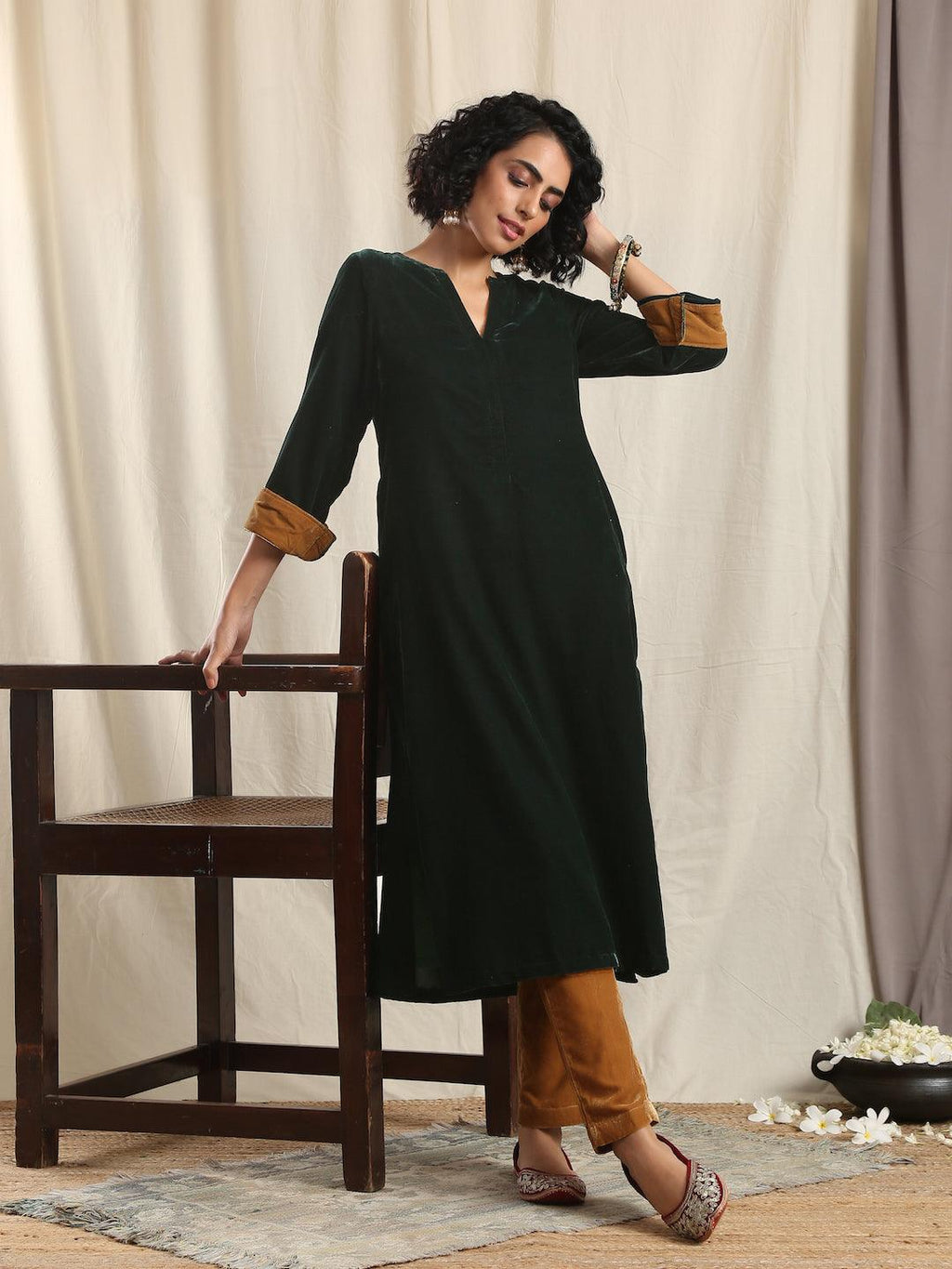 trueBrowns Green Velvet Slit Kurta | Grocsy