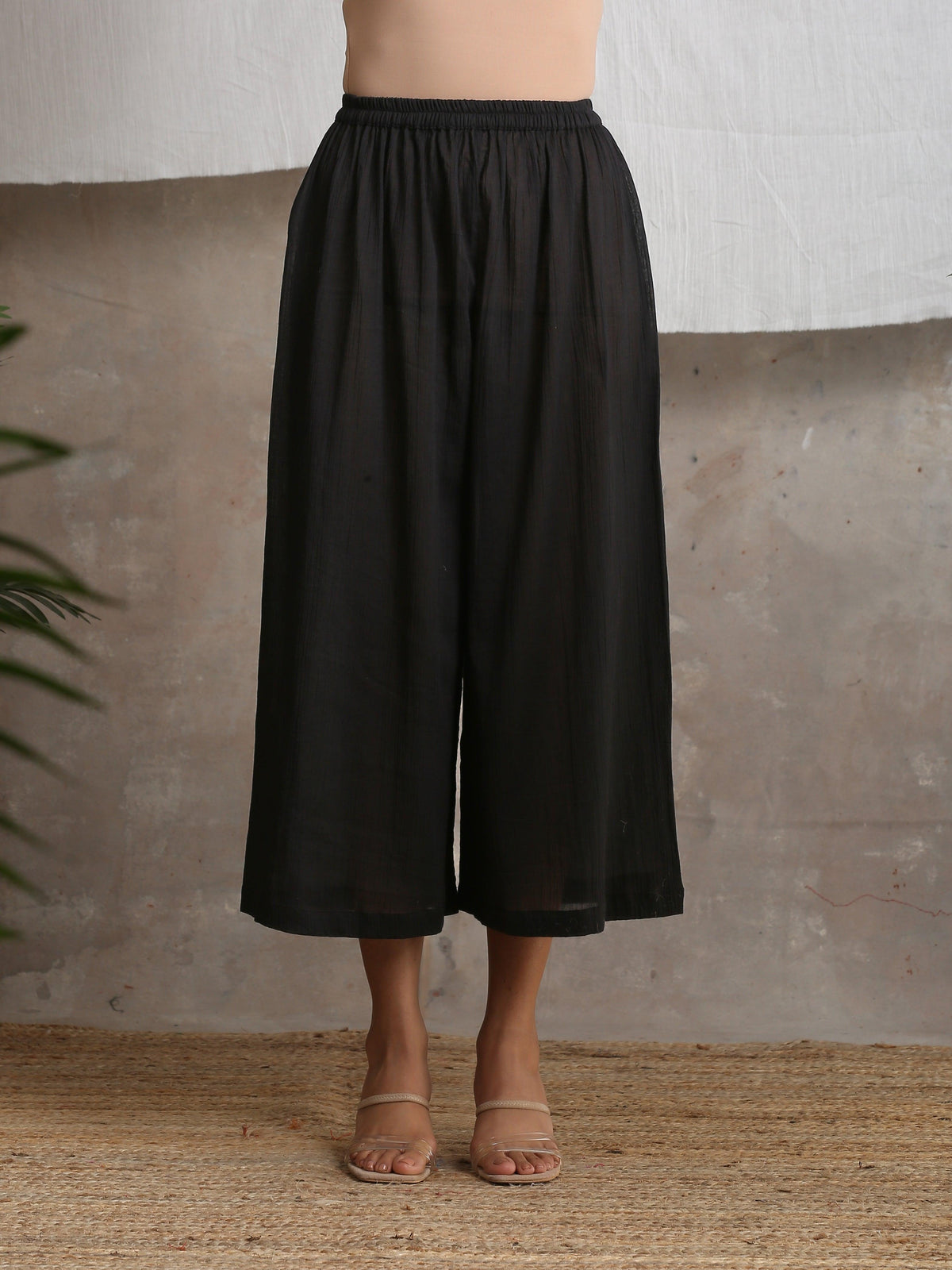 trueBrowns Crinkle Palazzo - Black | Grocsy