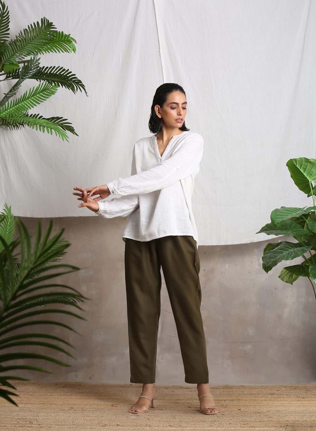 trueBrowns Cotton Linen Dark Green Pant | Grocsy