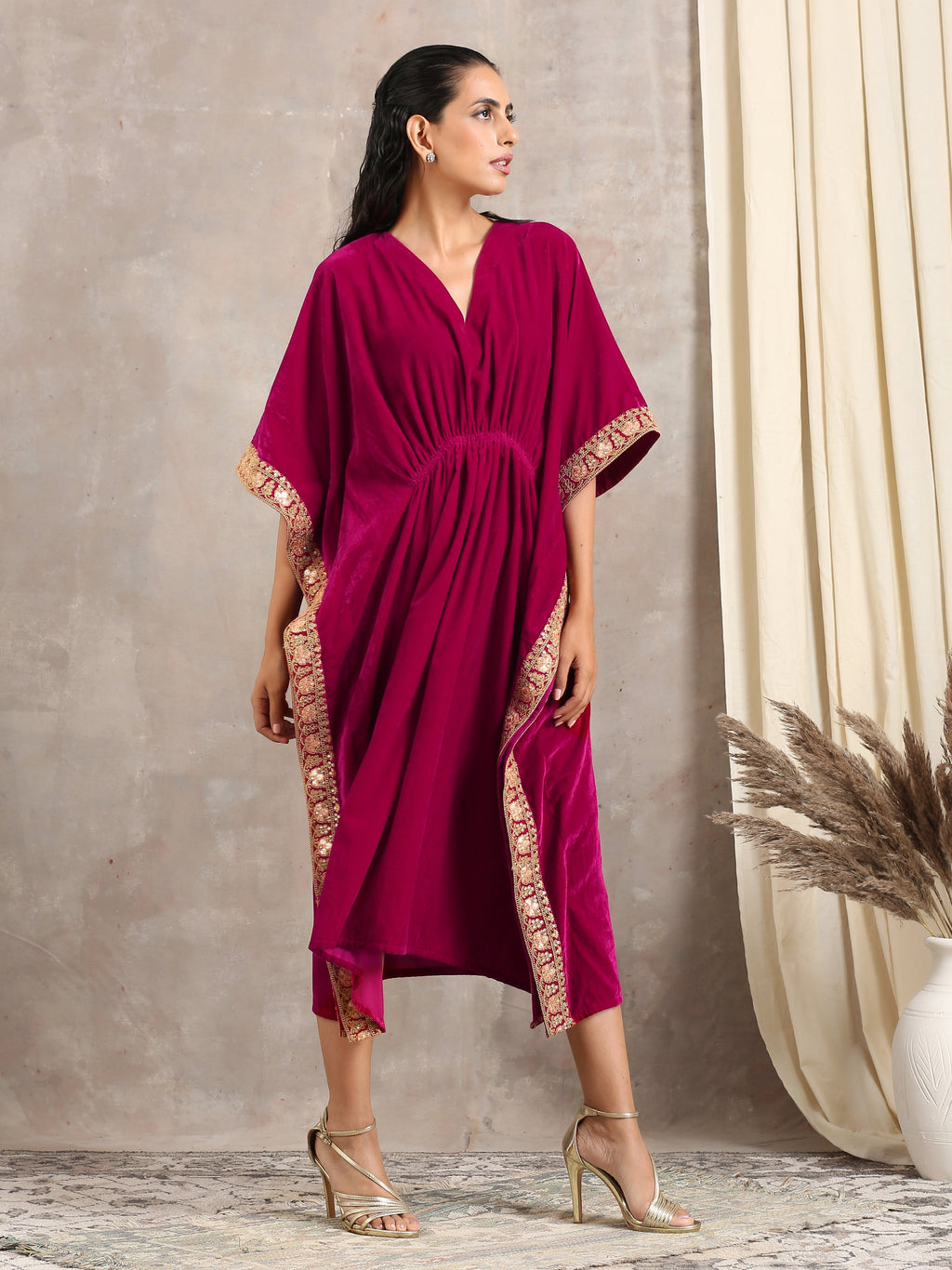 trueBrowns Pink Velvet Lace Kaftan | Grocsy