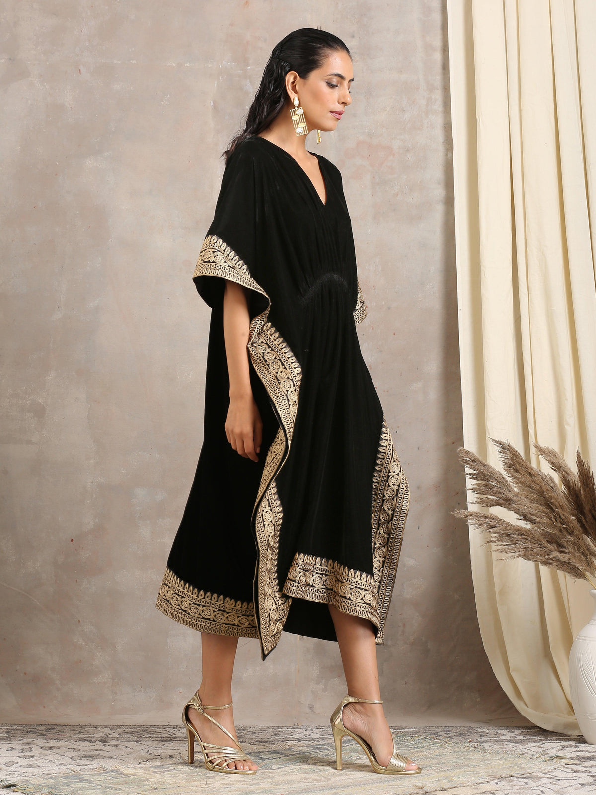 trueBrowns Black Velvet Embroidered Lace Kaftan | Grocsy