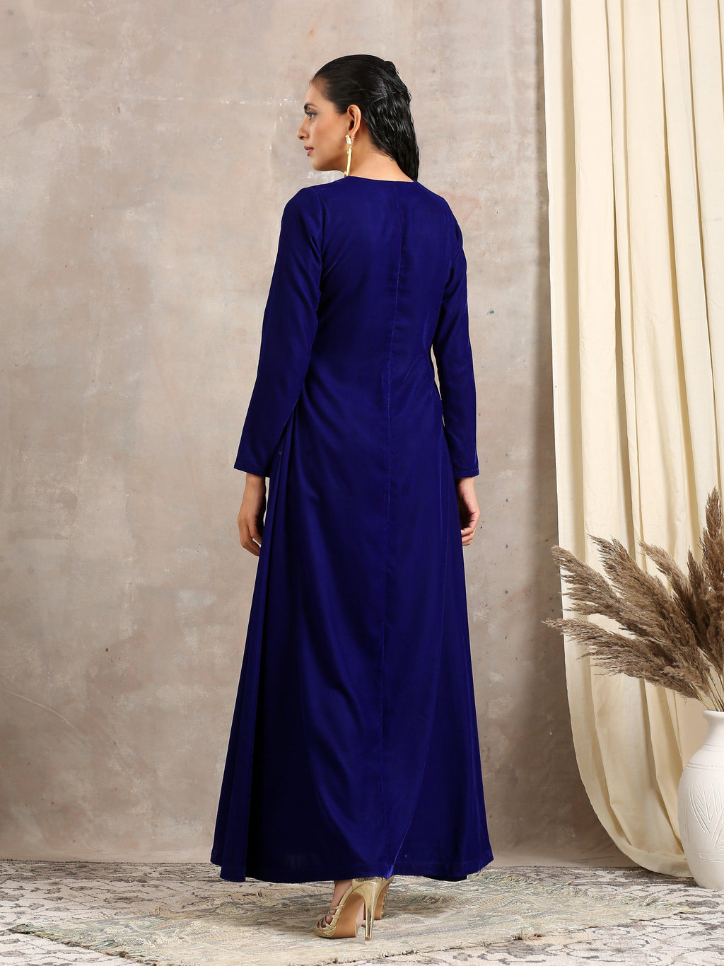 trueBrowns Blue Velvet Front Slit Kurta | Grocsy