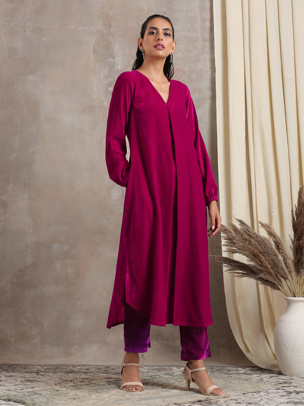 trueBrowns Pink Velvet Pleated Kurta | Grocsy