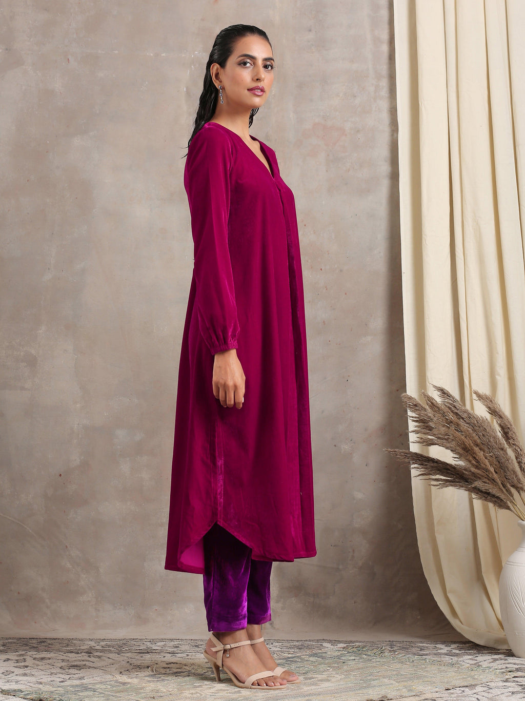 trueBrowns Pink Velvet Pleated Kurta | Grocsy