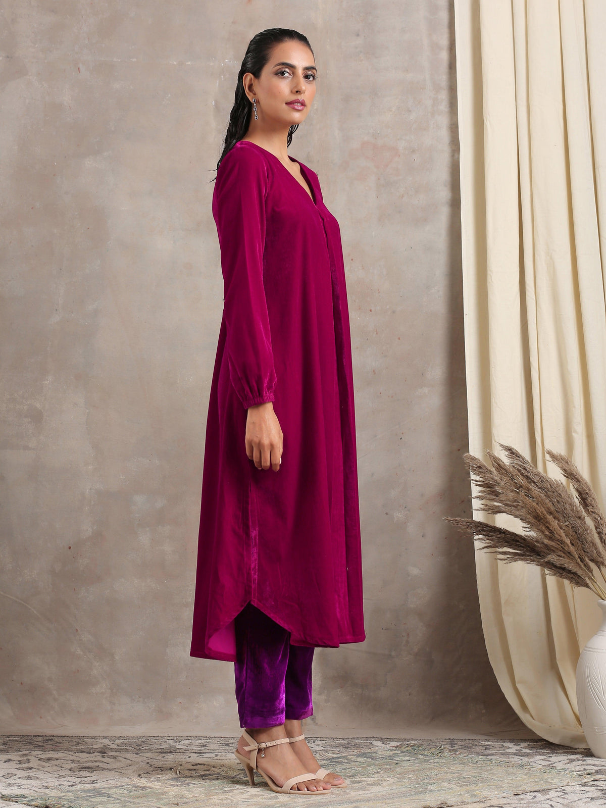 trueBrowns Pink Velvet Pleated Kurta | Grocsy