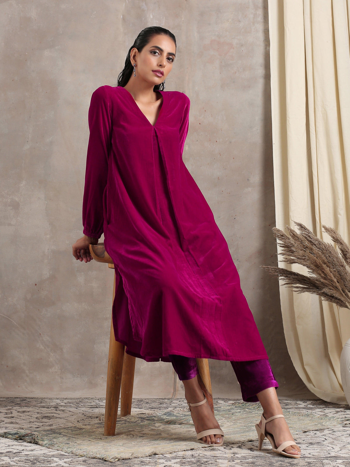 trueBrowns Pink Velvet Pleated Kurta | Grocsy