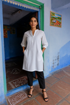 trueBrowns White Cotton Blend Short Kurta | Grocsy