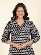 Aramya Straight Soft Cotton Butti Print Women's Kurta - Black | Grocsy