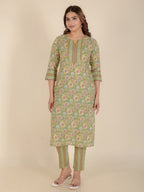 Aramya Straight Soft Cotton Floral Print Women's Kurta Set - Green | Grocsy