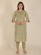 Aramya Straight Soft Cotton Floral Print Women's Kurta - Green | Grocsy