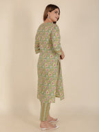 Aramya Straight Soft Cotton Floral Print Women's Kurta - Green | Grocsy