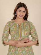 Aramya Straight Soft Cotton Floral Print Women's Kurta Set - Green | Grocsy