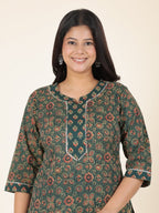 Aramya Straight Soft Cotton Floral Print Women's Kurta - Green | Grocsy