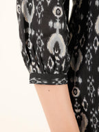 Aramya Straight Soft Cotton Ikat Print Women's Kurta - Black | Grocsy