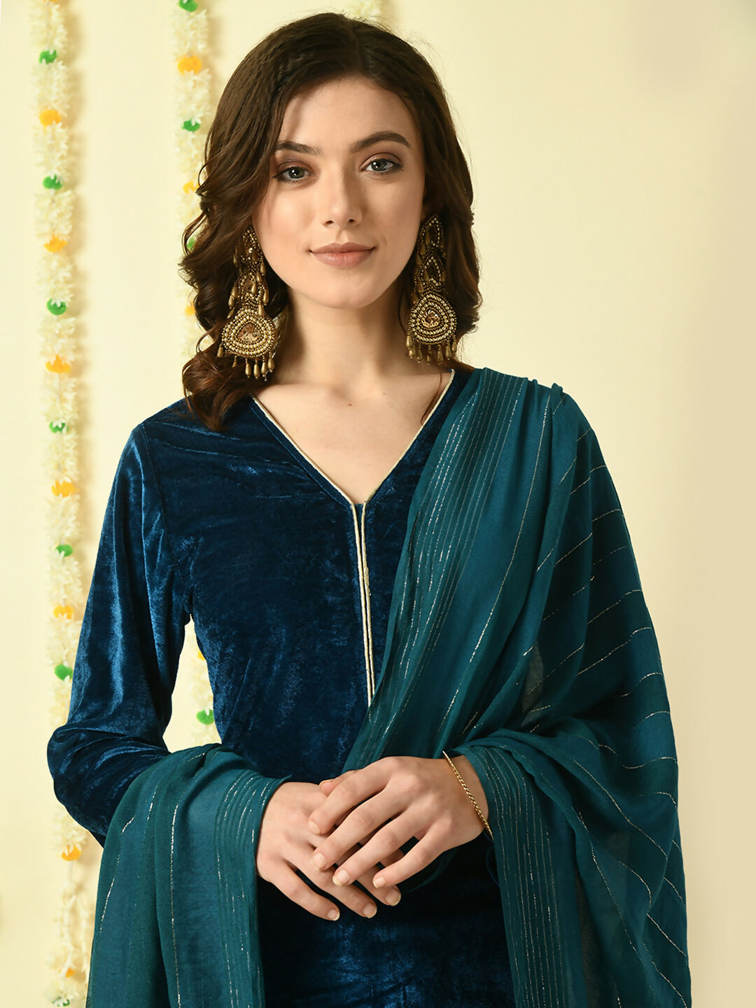 Myshka Women's Teal Velvet Kurta & Trousers With Dupatta Party Sets | Grocsy