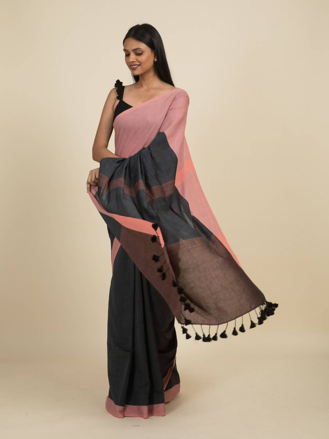 Suta Grey Peach-Coloured Pure Cotton Saree | Grocsy