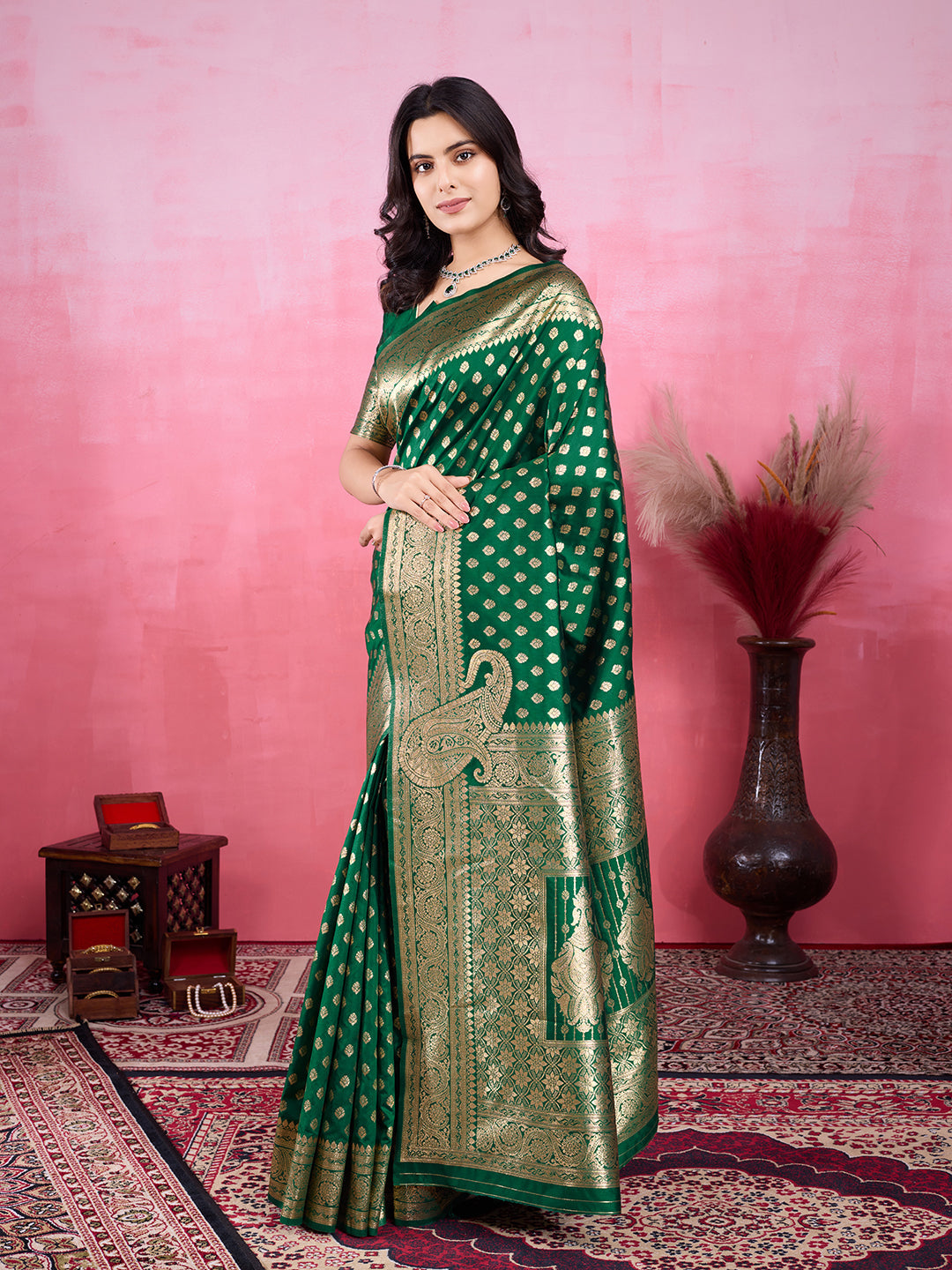 Vedant Vastram Banarasi Silk Fashion Saree - Green | Grocsy