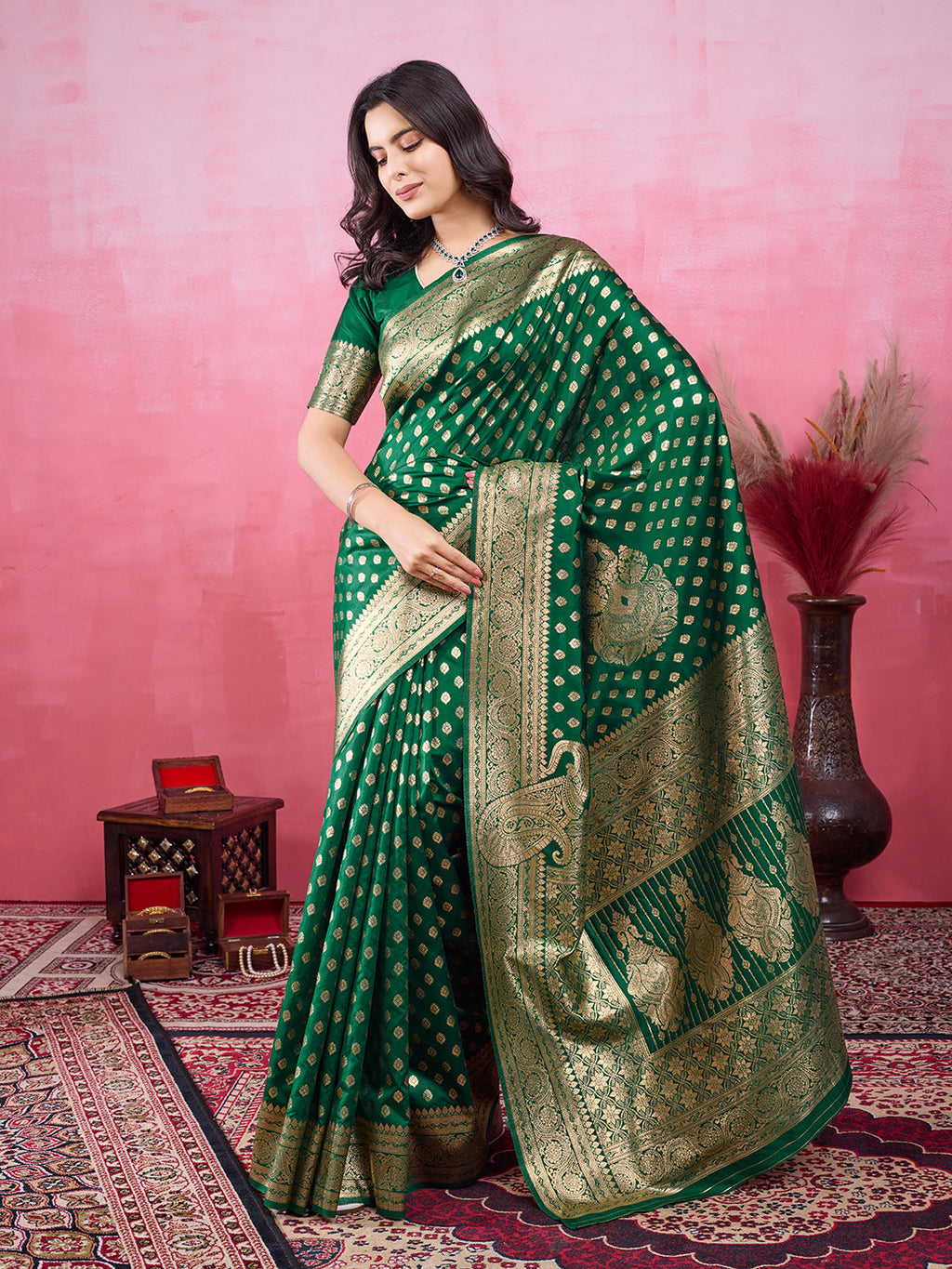 Vedant Vastram Banarasi Silk Fashion Saree - Green | Grocsy