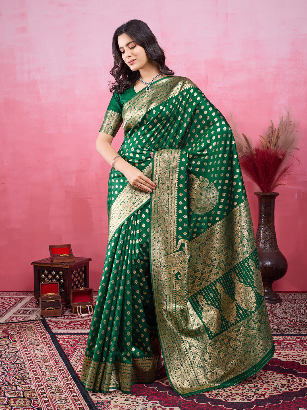 Vedant Vastram Banarasi Silk Fashion Saree - Green | Grocsy