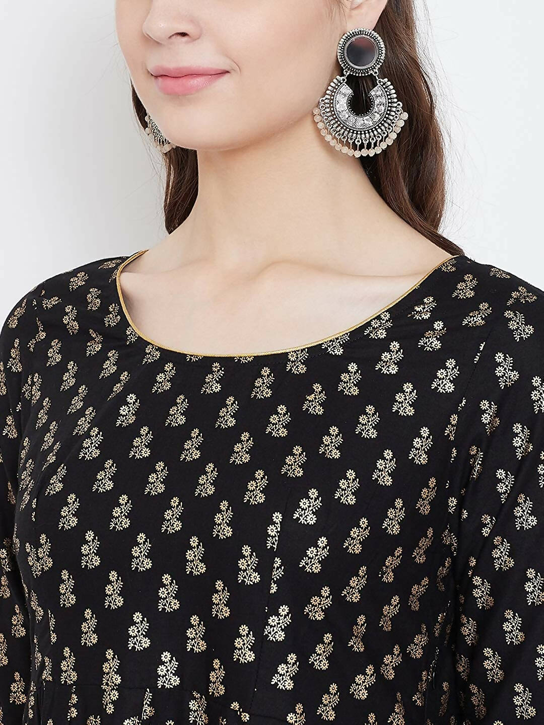 Cheera Embellished Daily Wear Cotton Blend Kurta - Black | Grocsy