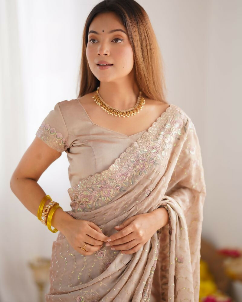Vamsee Mumtaz Cream Crunchy Crush Saree | Grocsy