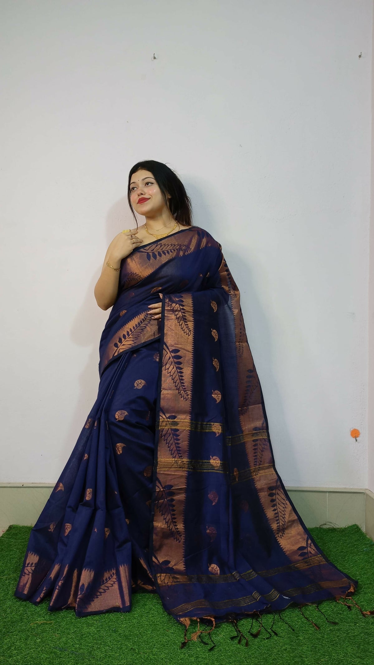 Exclusive Collection Beautiful Navy Blue Cotton Silk Woven Handloom Saree With Running Blouse Piece | Grocsy
