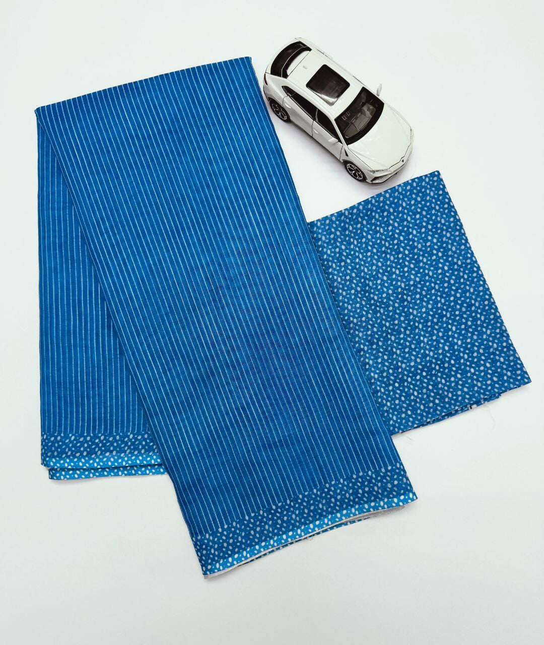 Prime Volt Women's Blue Digital Print Soft Linen Saree With Blouse | Grocsy