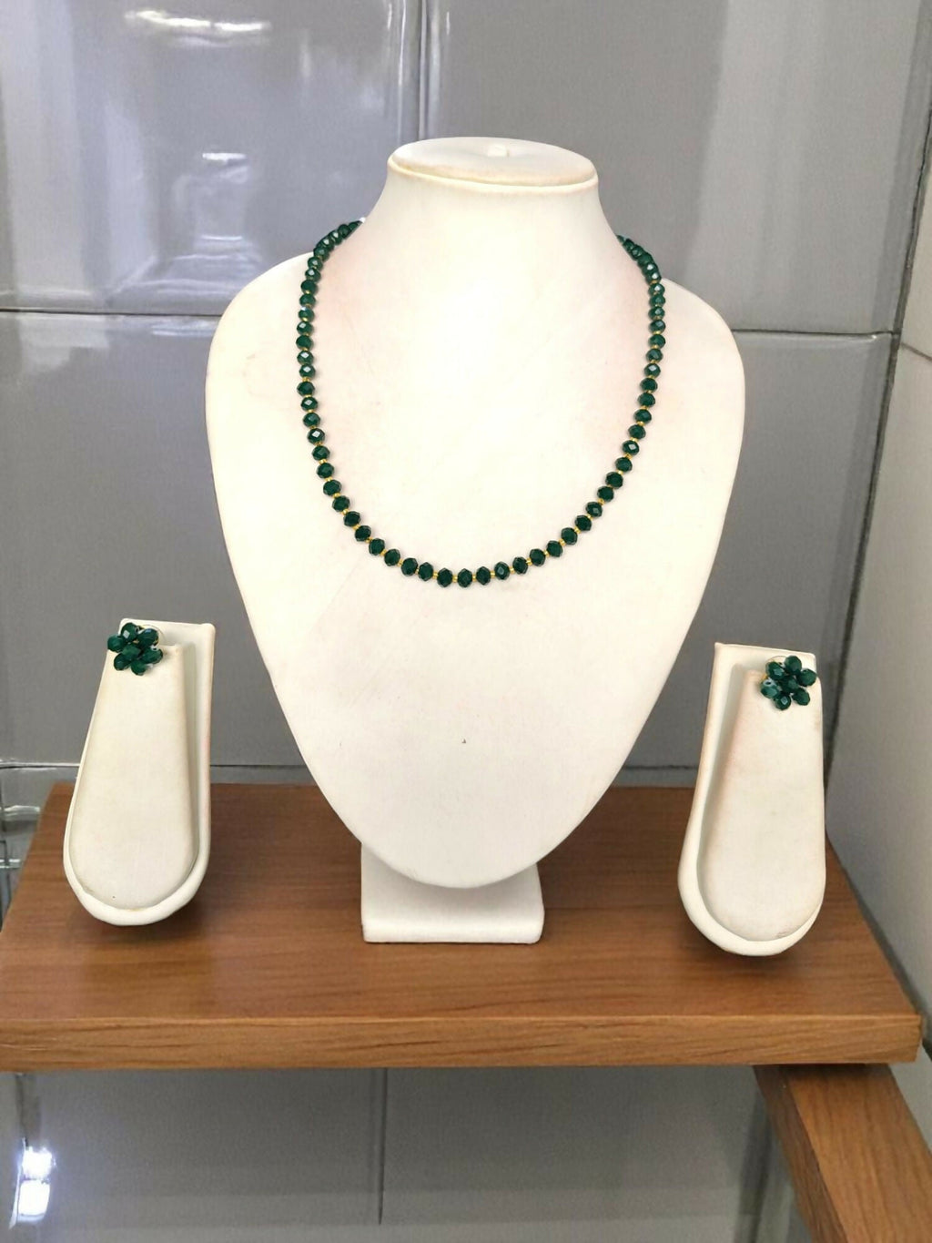 Inhanns Crystal Bloom – Single Line Necklace + Studs - Dark Green | Grocsy