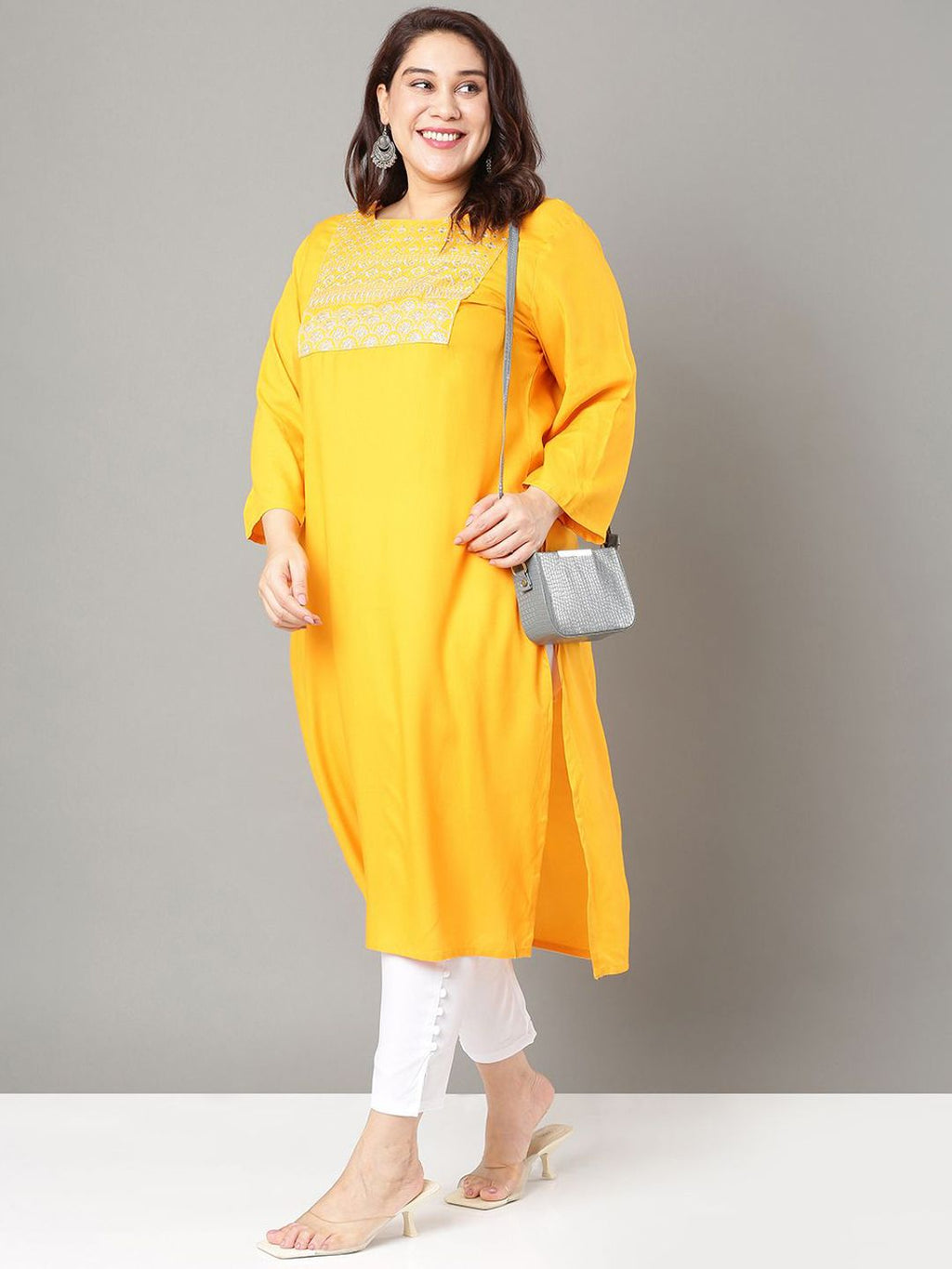 Sztori Plus Size Floral Embroidered Sequinned Straight Kurta | Grocsy