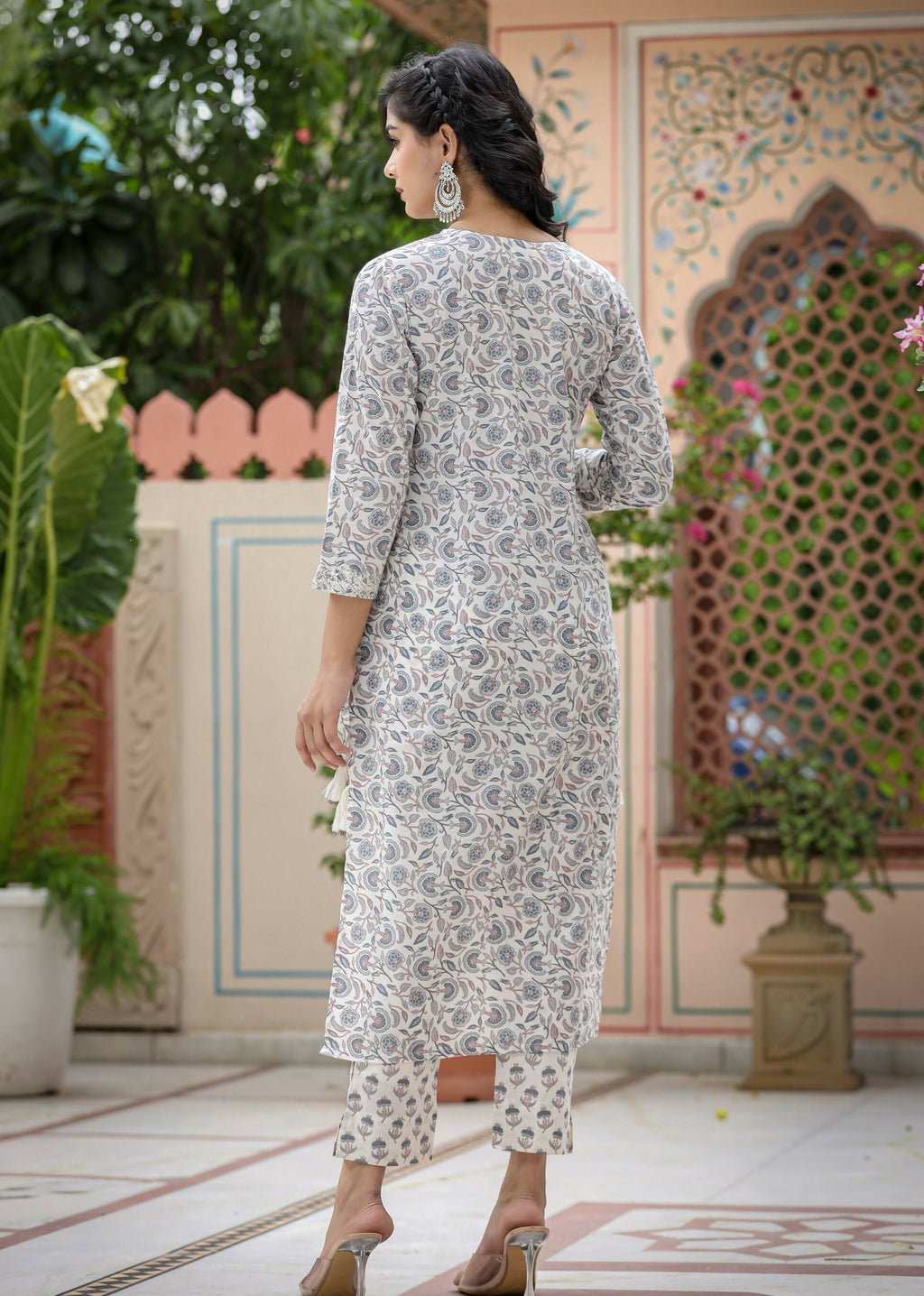 Kaajh Women's White Grey Floral Print Cotton Kurta Pant Set | Grocsy