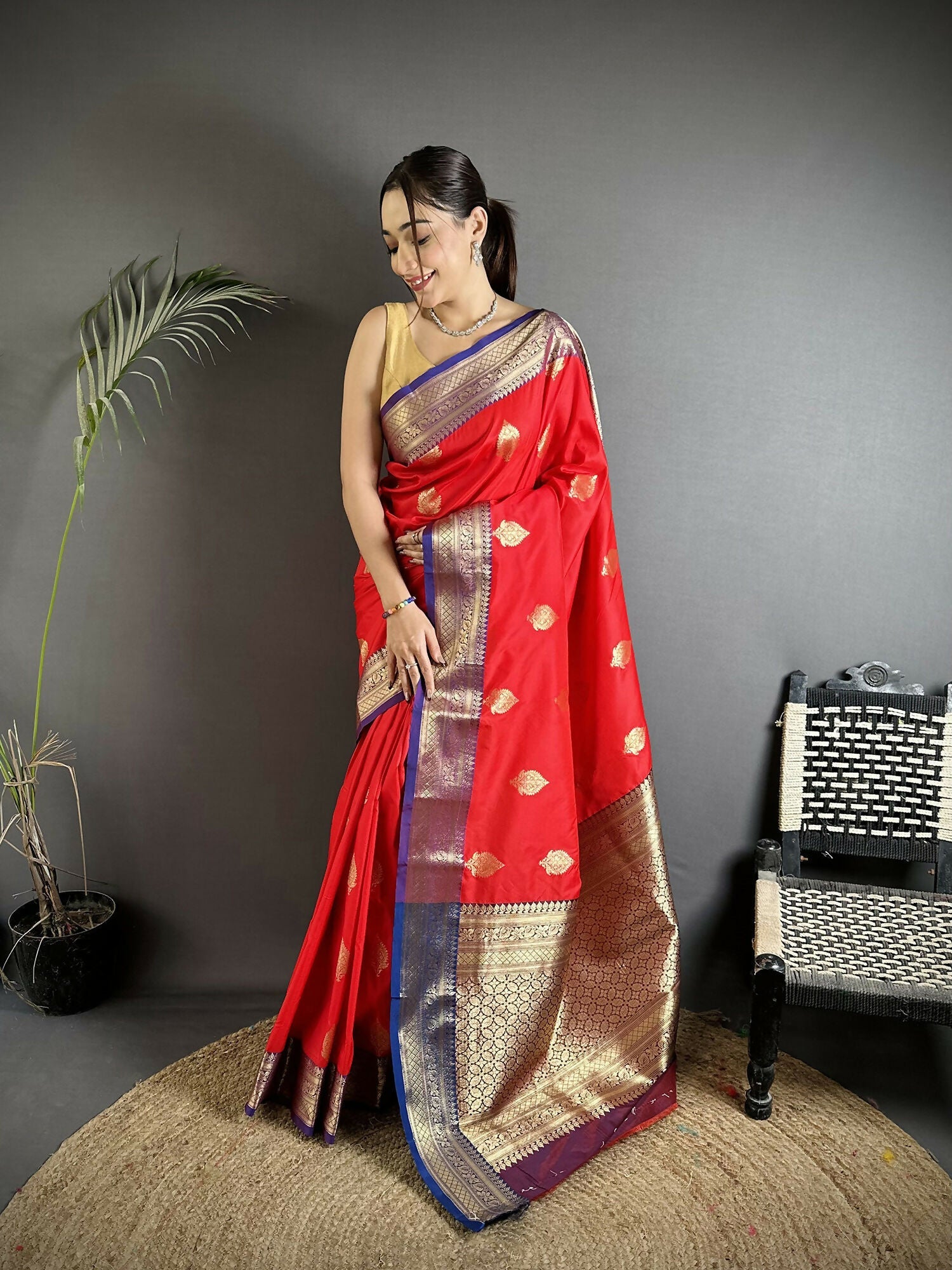 Joban Fashion Red Intricate Zari Weaving Soft Silk Banarasi Saree | Grocsy