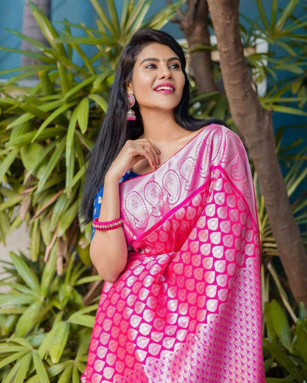 DEIANA'S Beautiful Designer Golden zari Soft Lichi Silk Saree - Pink | Grocsy
