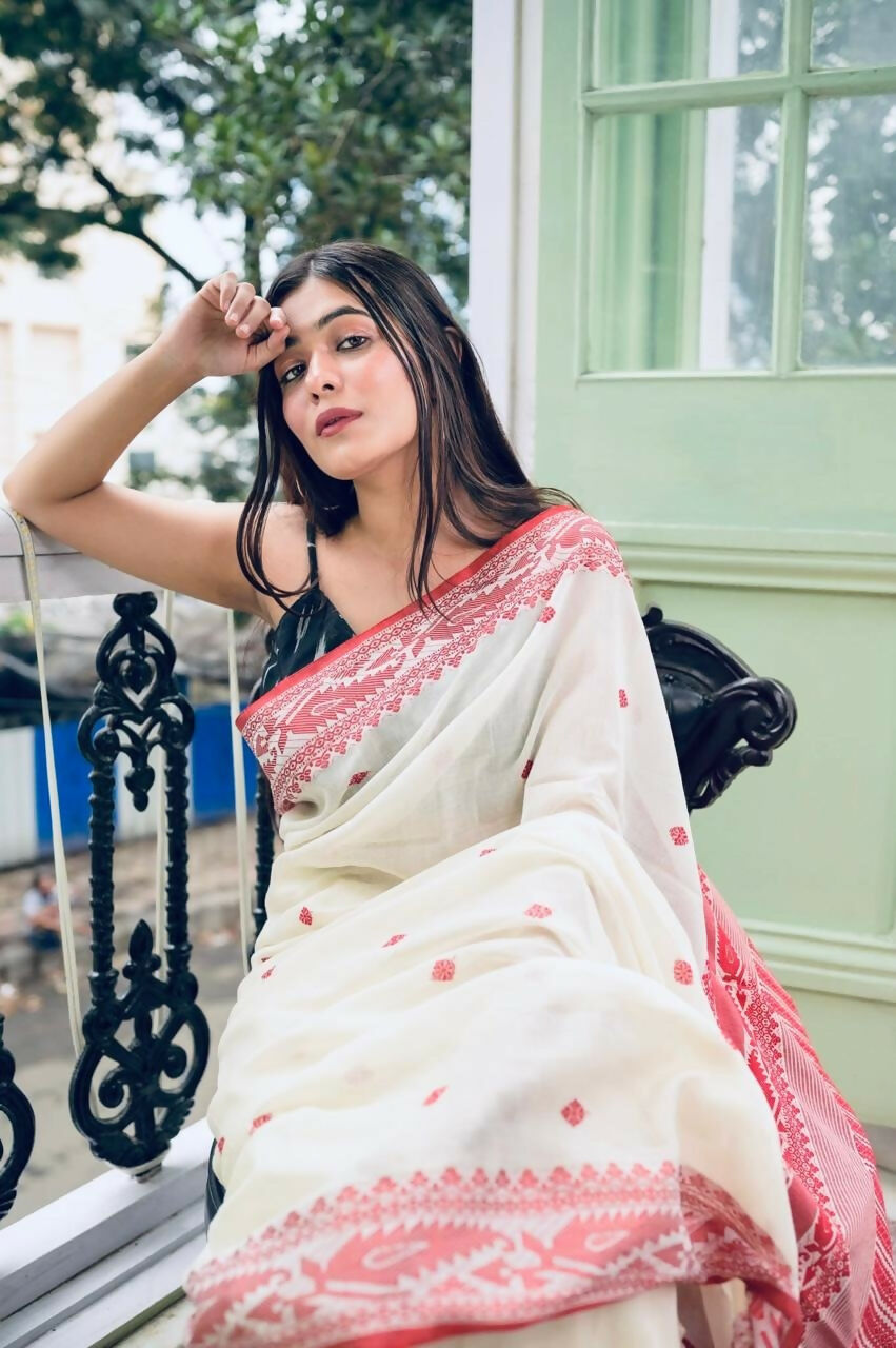 Exclusive Collection White Red Most Trending Beautiful Pure Cotton Handloom Saree | Grocsy