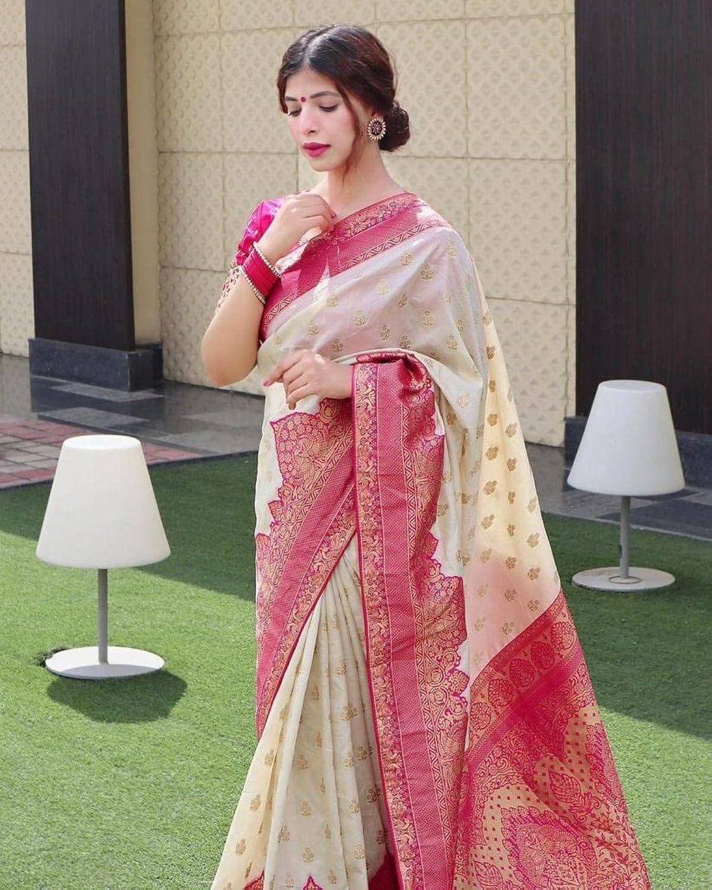 Vamika Weaving Banarasi Jacquard Pink Kanjivaram Saree | Grocsy