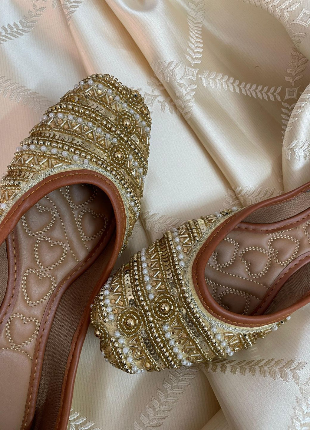 Desi Colour Women Indian Ethnic Footwear-Gold line | Grocsy